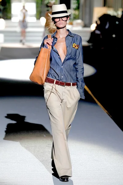 Look 9